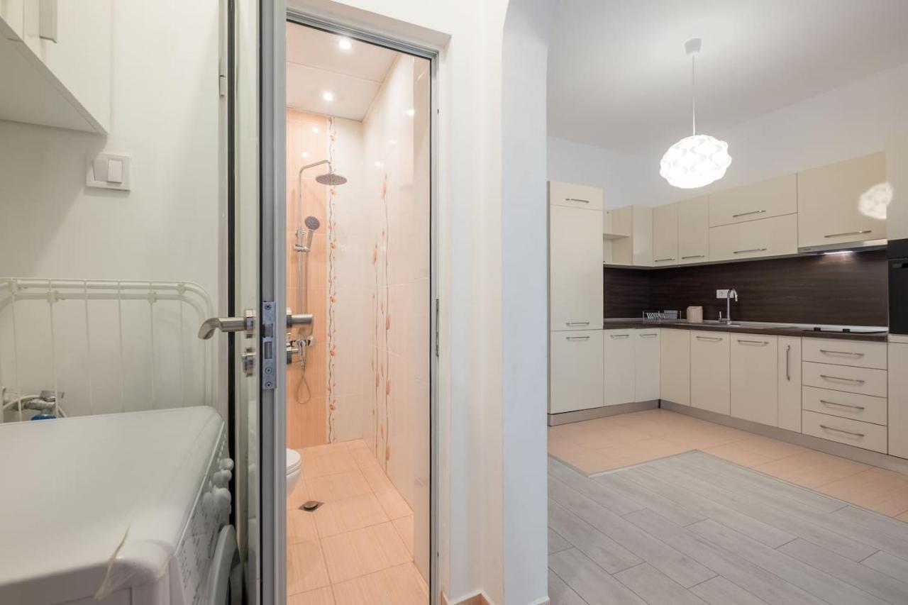 Your Perfect Place To Stay On Vitosha Str Apt Sofia Exterior foto
