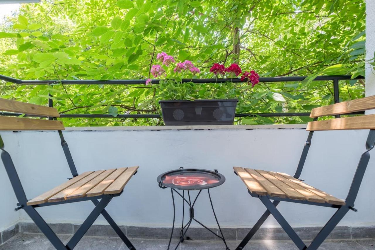 Your Perfect Place To Stay On Vitosha Str Apt Sofia Exterior foto