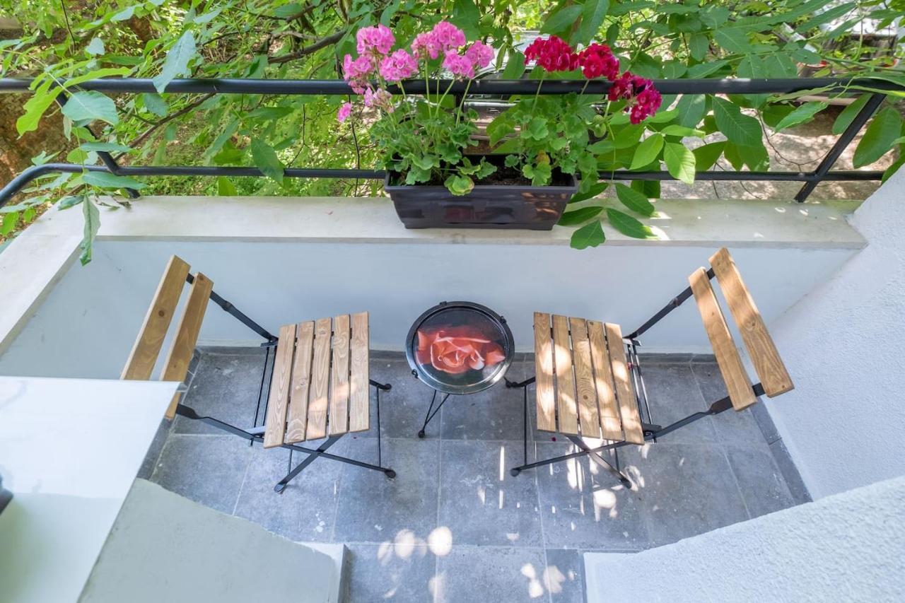 Your Perfect Place To Stay On Vitosha Str Apt Sofia Exterior foto