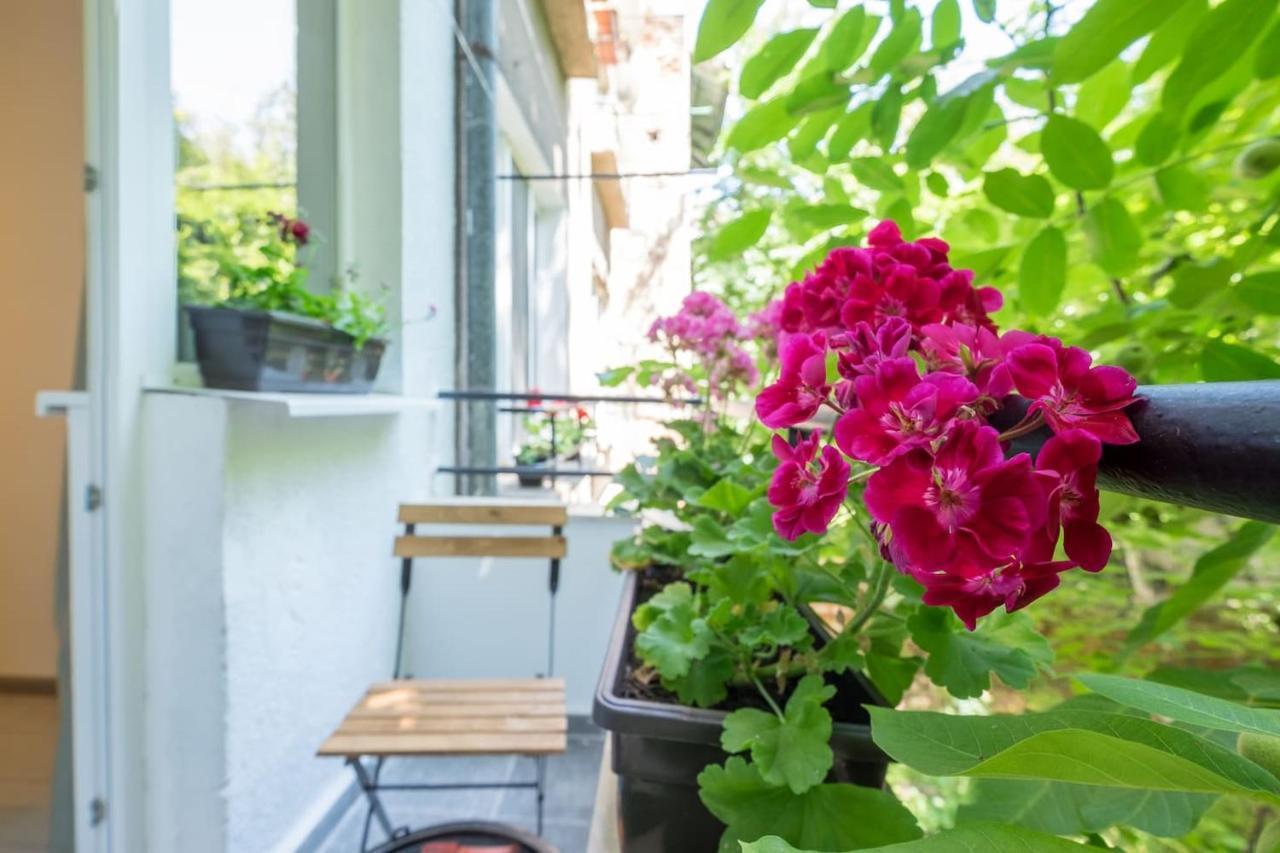 Your Perfect Place To Stay On Vitosha Str Apt Sofia Exterior foto